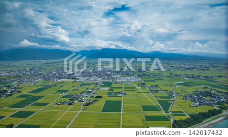 Summer scenery around the coastline of Nyuzen Town, Toyama Prefecture Summer scenery around the coastline of Nyuzen Town, Toyama Prefecture 142017482