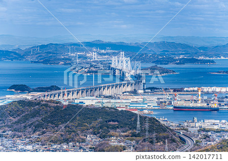 [Setonaikai National Park] Iinoyama Mountain: Springtime views of Sakaide city and Seto Ohashi Bridge from the hiking trail (Part 2) Iiyama-cho, Marugame City, Kagawa Prefecture 142017711