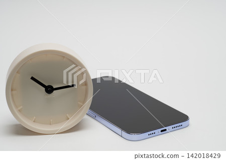 智慧型手機和手錶所體現的時間管理的重要性 智慧型手機和手錶所體現的時間管理的重要性 142018429