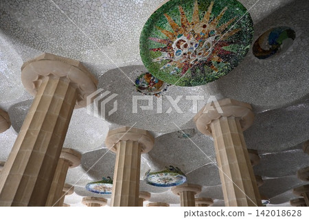 The bizarre ceiling of Park Güell 142018628