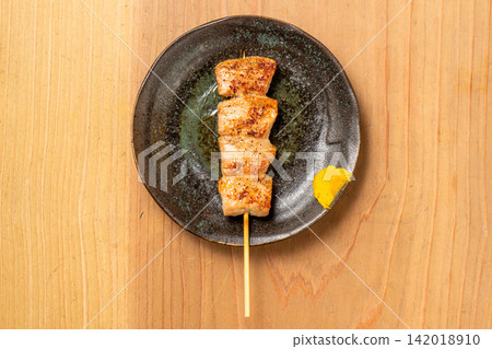 多汁的炭烤豬臉肉串 多汁的炭烤豬臉肉串 142018910