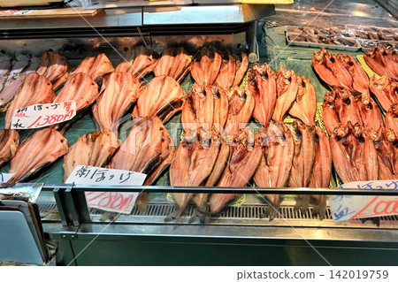 市面上有大量乾燥阿特卡鯖魚。 市面上有大量乾燥阿特卡鯖魚。 142019759