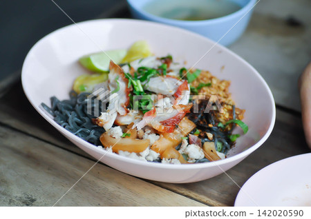 noodles or Chinese noodles, plain noodles or wonton and noodles without soup or charcoal noodles noodles or Chinese noodles, plain noodles or wonton and noodles without soup or charcoal noodles 142020590