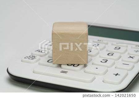 使用木塊和計算機製作的留白材料 使用木塊和計算機製作的留白材料 142021650