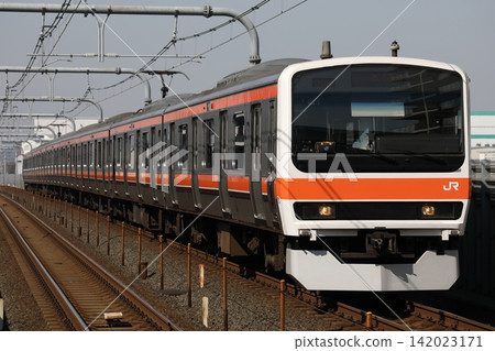 Musashino Line 209 series M71 train entering Koshigaya Laketown Musashino Line 209 series M71 train entering Koshigaya Laketown 142023171