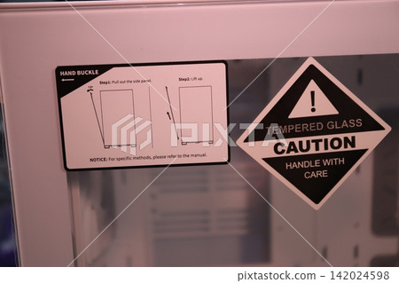 Hand Buckle Instructions and Tempered Glass Caution Label Hand Buckle Instructions and Tempered Glass Caution Label 142024598