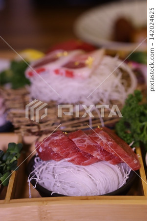 Fresh Sliced Beef with Noodles and Garnish Fresh Sliced Beef with Noodles and Garnish 142024625