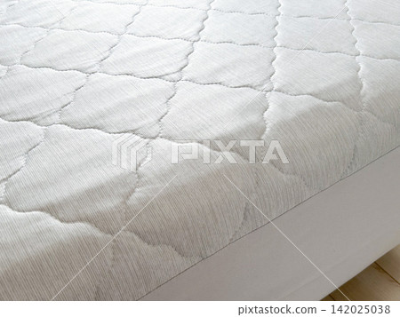 Quilted fitted sheet integrated mattress pad, cooling mattress sheet Quilted fitted sheet integrated mattress pad, cooling mattress sheet 142025038