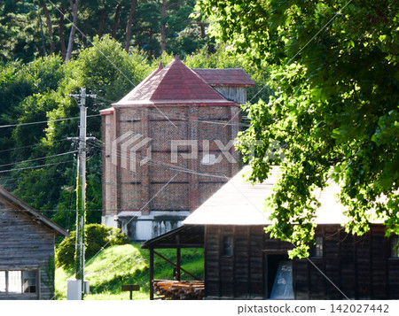 The silo and cowshed at Koiwai Farm in Iwate Prefecture, beloved by Kenji Miyazawa, dates back to the Meiji era. The silo and cowshed at Koiwai Farm in Iwate Prefecture, beloved by Kenji Miyazawa, dates back to the Meiji era. 142027442