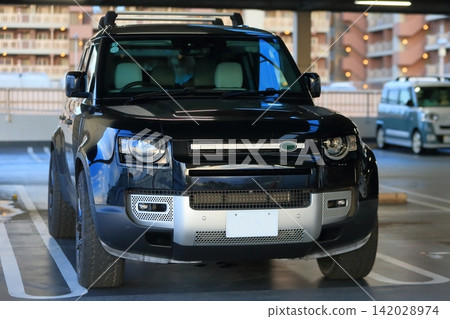 British-made SUV vehicle image British-made SUV vehicle image 142028974