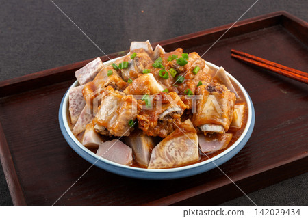 steamed Taro with Pork Ribs Chinese Dish steamed Taro with Pork Ribs Chinese Dish 142029434