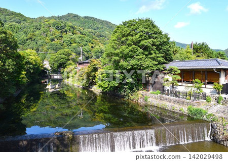 Rural scenery surrounded by fresh greenery Rural scenery surrounded by fresh greenery 142029498