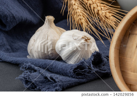 fresh Garlic Bulbs Natural Food Ingredient for Cooking 142029856