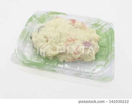超市包裝好的馬鈴薯沙拉(白色背景照片素材) 超市包裝好的馬鈴薯沙拉(白色背景照片素材) 142030222
