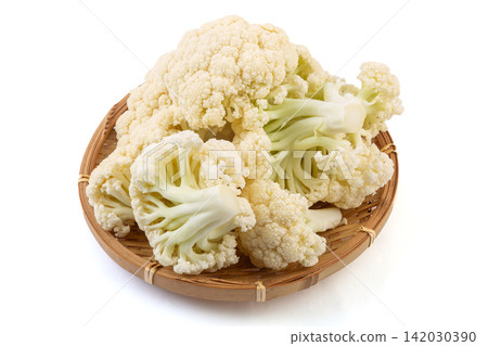 fresh Cauliflower White Vegetable Ingredient Close Up fresh Cauliflower White Vegetable Ingredient Close Up 142030390