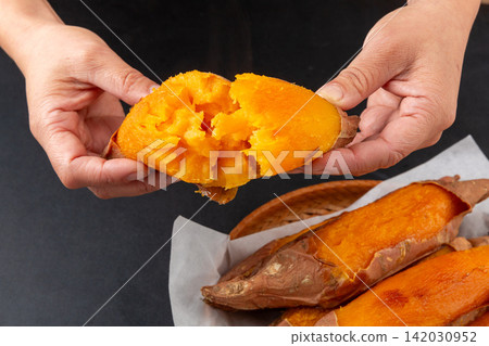 roasted Sweet Potato Traditional Snack Food Dish roasted Sweet Potato Traditional Snack Food Dish 142030952