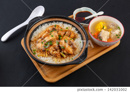 chicken Clay Pot Rice Cantonese Cuisine Food Dish chicken Clay Pot Rice Cantonese Cuisine Food Dish 142031002