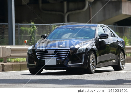 American-made luxury sedan image American-made luxury sedan image 142031401