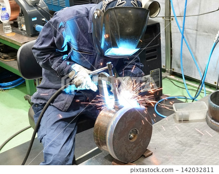 Semi-automatic welding (arc welding) 01 Semi-automatic welding (arc welding) 01 142032811