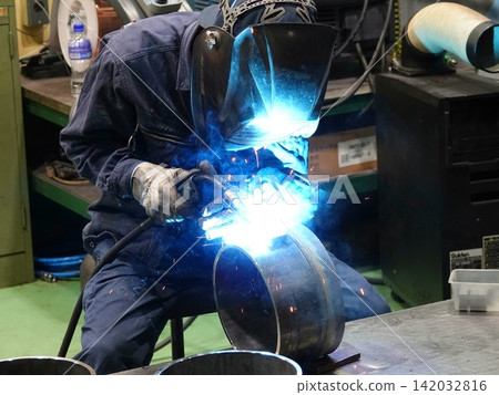 Semi-automatic welding (arc welding) 06 Semi-automatic welding (arc welding) 06 142032816