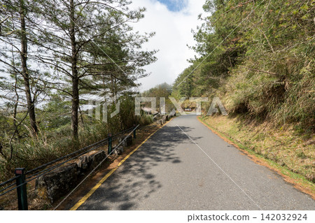 從玉山登山路線看到的風景，玉山是台灣最高峰。 142032924