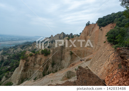 台灣第35座小山峰火岩山登山路線沿途風景。 台灣第35座小山峰火岩山登山路線沿途風景。 142033486