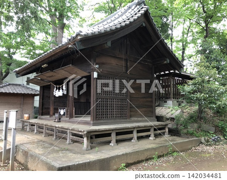 Hachioji Shrine, located in Chuo Ward, Saitama City, Saitama Prefecture, was founded during the Kamakura period and is the origin of the place name. 142034481