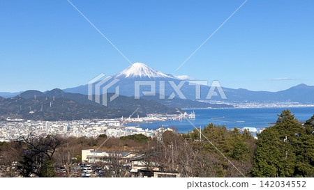 It is a famous tourist spot for both Japanese and foreigners, and is also a World Heritage Site. You can see Mount Fuji, the highest mountain in Japan, from Nihon-daira. It is a famous tourist spot for both Japanese and foreigners, and is also a World Heritage Site. You can see Mount Fuji, the highest mountain in Japan, from Nihon-daira. 142034552