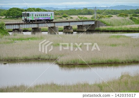 Trains running on the Hidaka Main Line Trains running on the Hidaka Main Line 142035017
