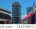 A building towering over Recto Avenue 142038013