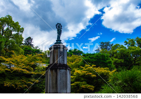 Yuzen Garden: A luxurious experience of spending a tranquil moment in a renowned garden from the Showa era. Yuzen Garden: A luxurious experience of spending a tranquil moment in a renowned garden from the Showa era. 142038568