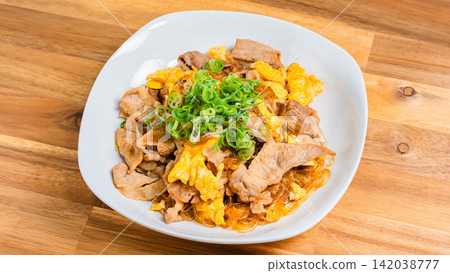 豬肉蛋炒粉絲 豬肉蛋炒粉絲 142038777
