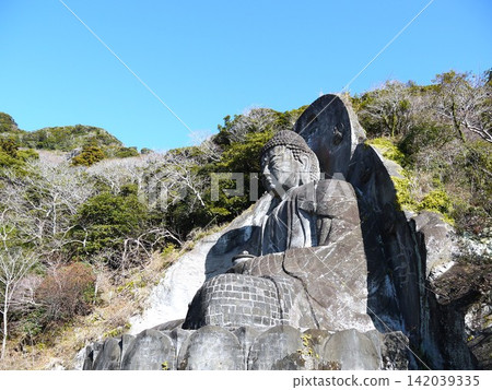 藍天下的日本寺大佛 藍天下的日本寺大佛 142039335