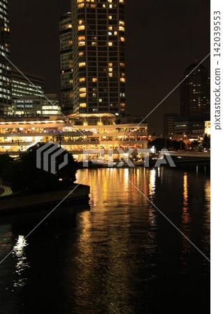 Yokohama night view (sea and skyscrapers) Yokohama night view (sea and skyscrapers) 142039553