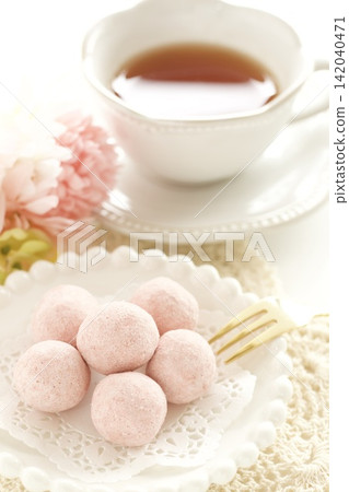 Pink ball candy Pink ball candy 142040471