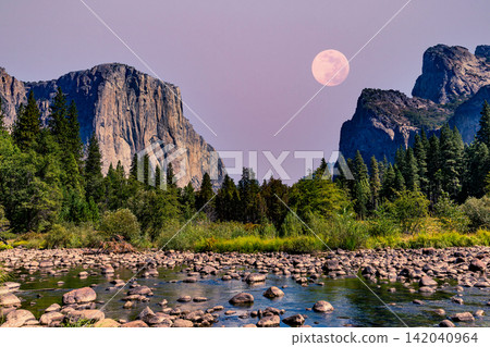 Yosemite valley, Yosemite national park Yosemite valley, Yosemite national park 142040964