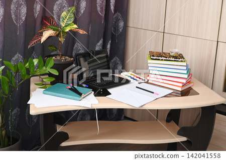A remote workplace for conducting training. A remote workplace for conducting training. 142041558