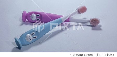 Cute Bunny-Themed Kids Toothbrushes with Suction Cup Base Cute Bunny-Themed Kids Toothbrushes with Suction Cup Base 142041963
