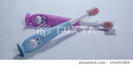 Cute Bunny-Themed Kids Toothbrushes with Suction Cup Base Cute Bunny-Themed Kids Toothbrushes with Suction Cup Base 142041964