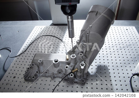 Precision Measuring Machine in Manufacturing Factory Precision Measuring Machine in Manufacturing Factory 142042108