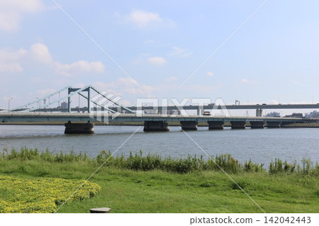 The Kasai Bridge over the Arakawa River and the scenery of the riverbank. The Kasai Bridge over the Arakawa River and the scenery of the riverbank. 142042443