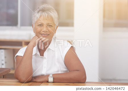 Portrait, smile and senior woman in office, receptionist and professional in workplace. Desk, hand and rest or relax with lens flare for mature female person, secretary and face of happy employee 142046472
