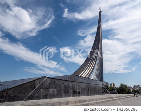 Moscow Russia August 1 2026 Alley of Cosmonauts and Monument to the Conquerors of Space at VDNH Moscow Russia August 1 2026 Alley of Cosmonauts and Monument to the Conquerors of Space at VDNH 142050286