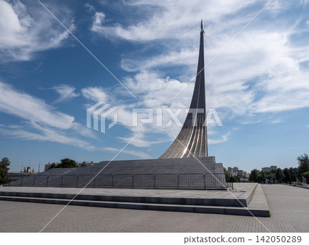 Moscow Russia August 1 2026 Alley of Cosmonauts and Monument to the Conquerors of Space at VDNH Moscow Russia August 1 2026 Alley of Cosmonauts and Monument to the Conquerors of Space at VDNH 142050289