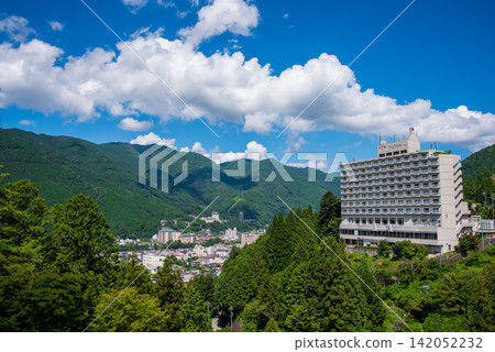 Summer view of Gero Onsen town (Gero City, Gifu Prefecture) Summer view of Gero Onsen town (Gero City, Gifu Prefecture) 142052232