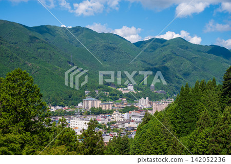 Summer view of Gero Onsen town (Gero City, Gifu Prefecture) Summer view of Gero Onsen town (Gero City, Gifu Prefecture) 142052236