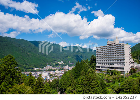 Summer view of Gero Onsen town (Gero City, Gifu Prefecture) Summer view of Gero Onsen town (Gero City, Gifu Prefecture) 142052237