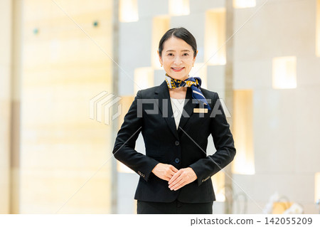 Concierge women Concierge women 142055209