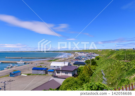 沿著根室半島二丘和友尻的海岸線旅行 沿著根室半島二丘和友尻的海岸線旅行 142056686