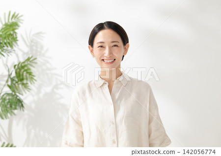微笑的女性肖像‖ 微笑的女性肖像‖ 142056774